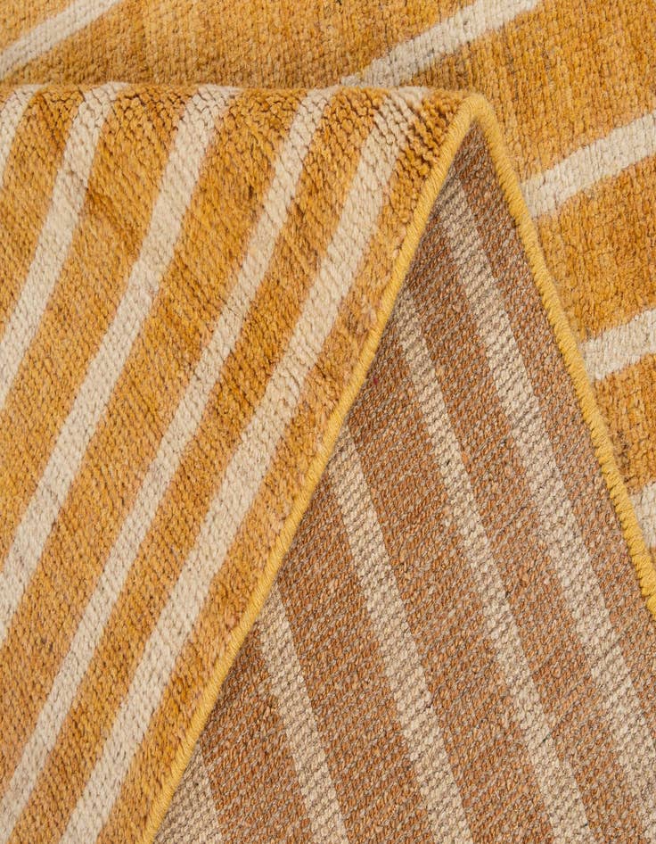 Detail image of  4' 3 x 6'  Hand Knotted Darya Wool Rug