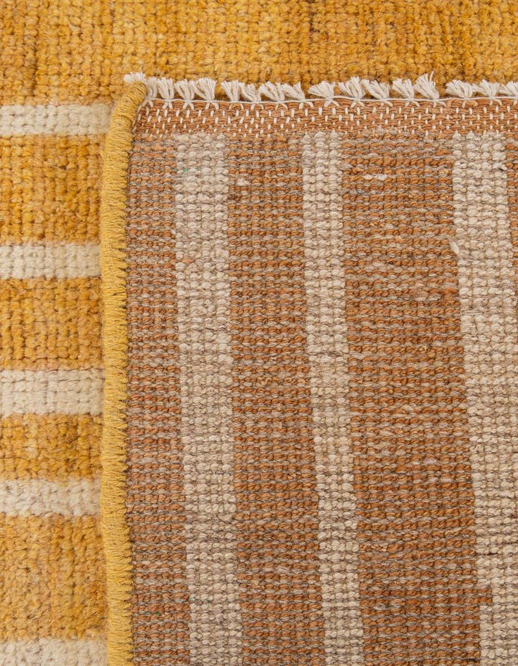 Detail image of  4' 3 x 6'  Hand Knotted Darya Wool Rug