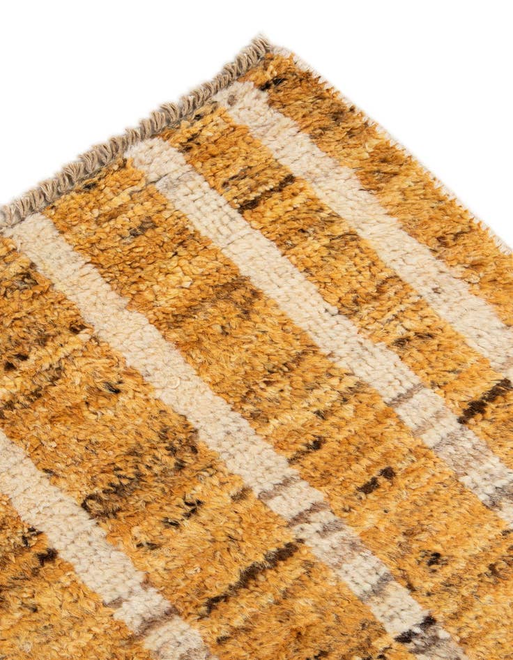 Detail image of  4' 11 x 7' 9  Hand Knotted Darya Wool Rug