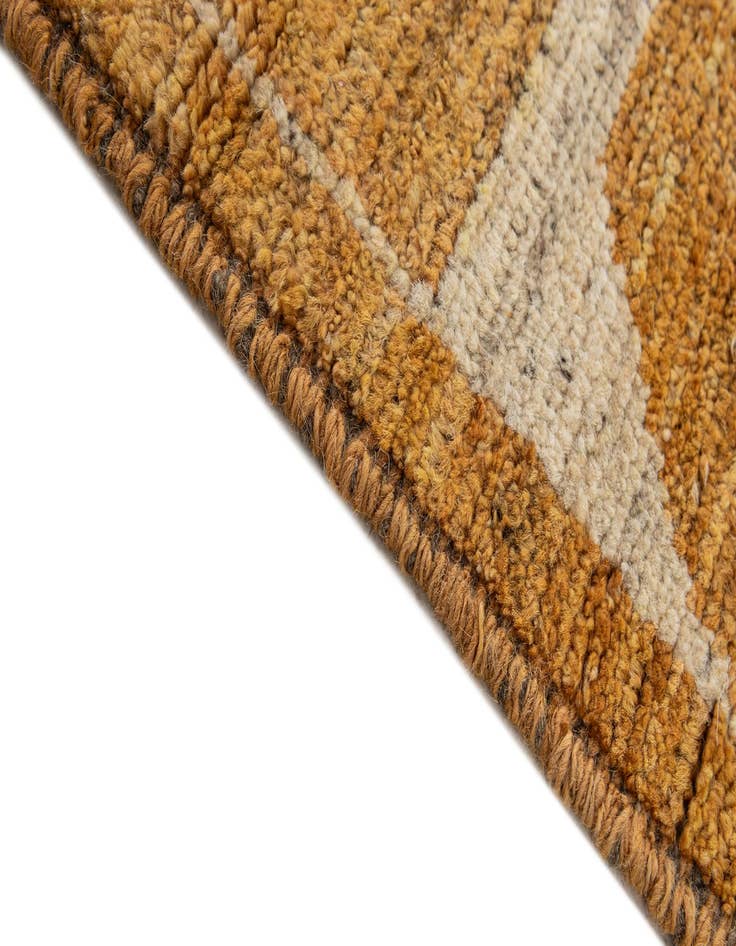 Detail image of  5' 9 x 7' 9  Hand Knotted Darya Wool Rug