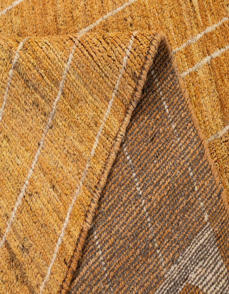 Detail image of  5' 9 x 7' 9  Hand Knotted Darya Wool Rug