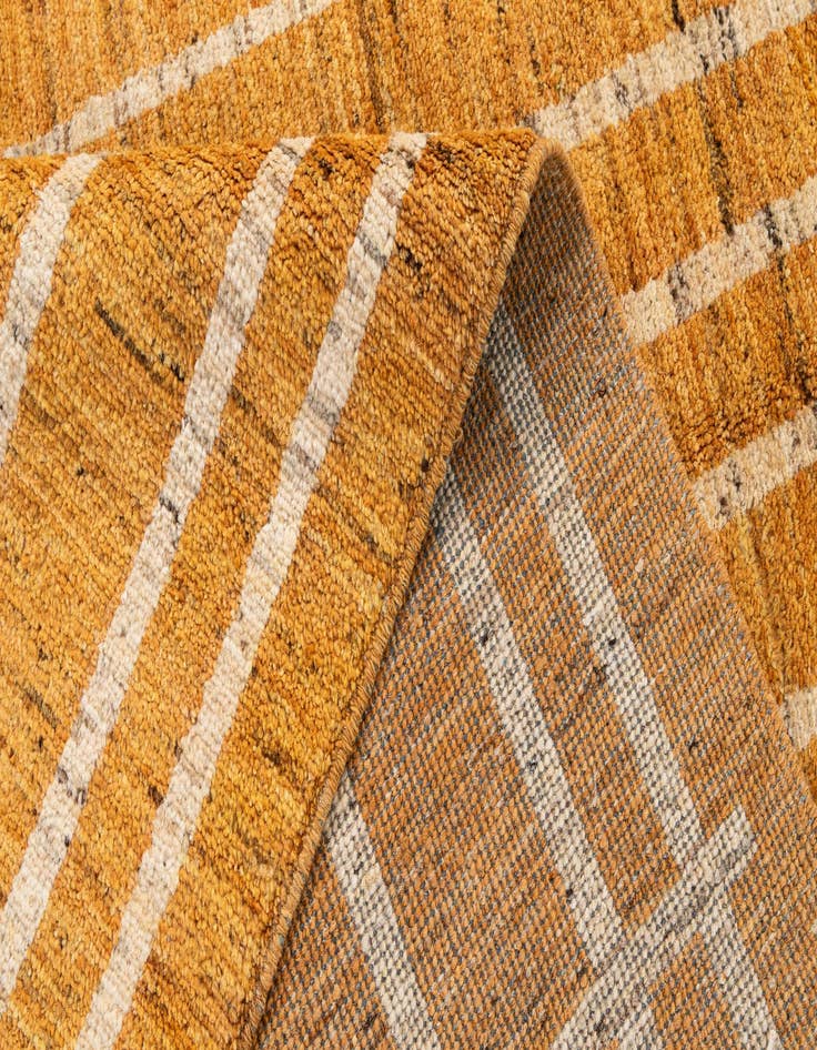 Detail image of  5' 7 x 7' 10  Hand Knotted Darya Wool Rug