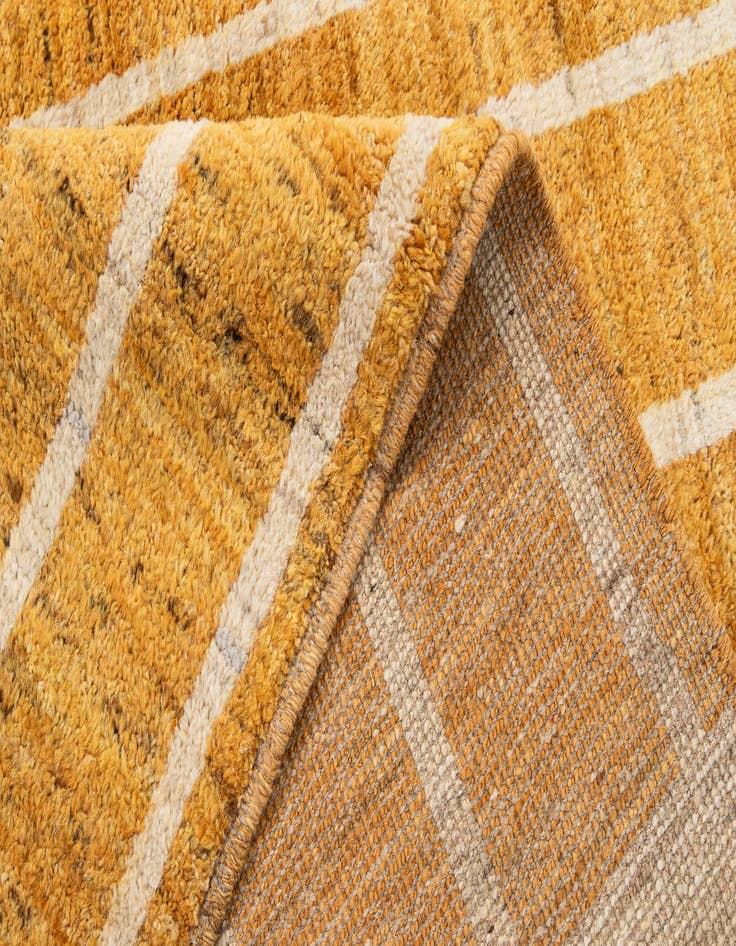 Detail image of  5' 11 x 7' 9  Hand Knotted Darya Wool Rug