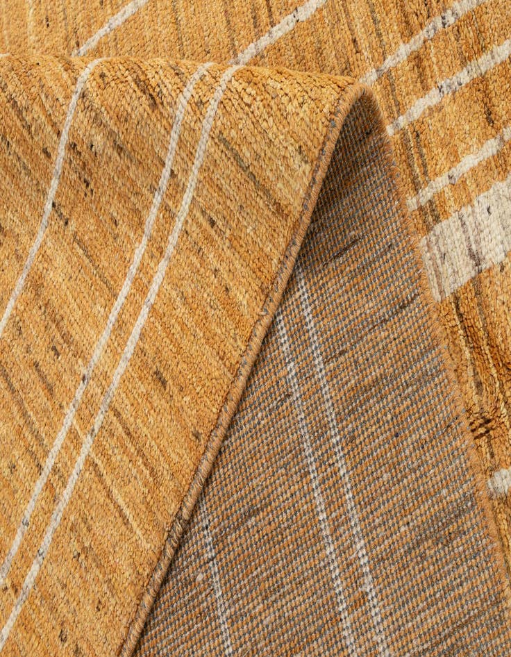 Detail image of  6' 6 x 9' 7  Hand Knotted Darya Wool Rug