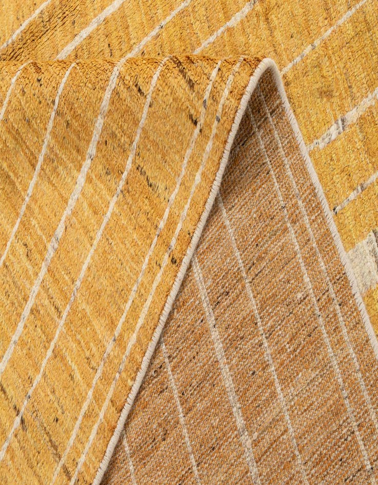 Detail image of  6' 8 x 9' 9  Hand Knotted Darya Wool Rug