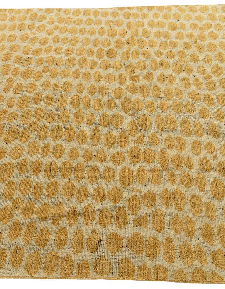 Detail image of  6' x 9'  Hand Knotted Darya Wool Rug