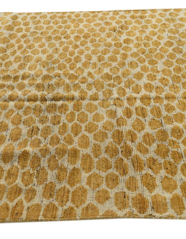 Detail image of  6' 1 x 9'  Hand Knotted Darya Wool Rug