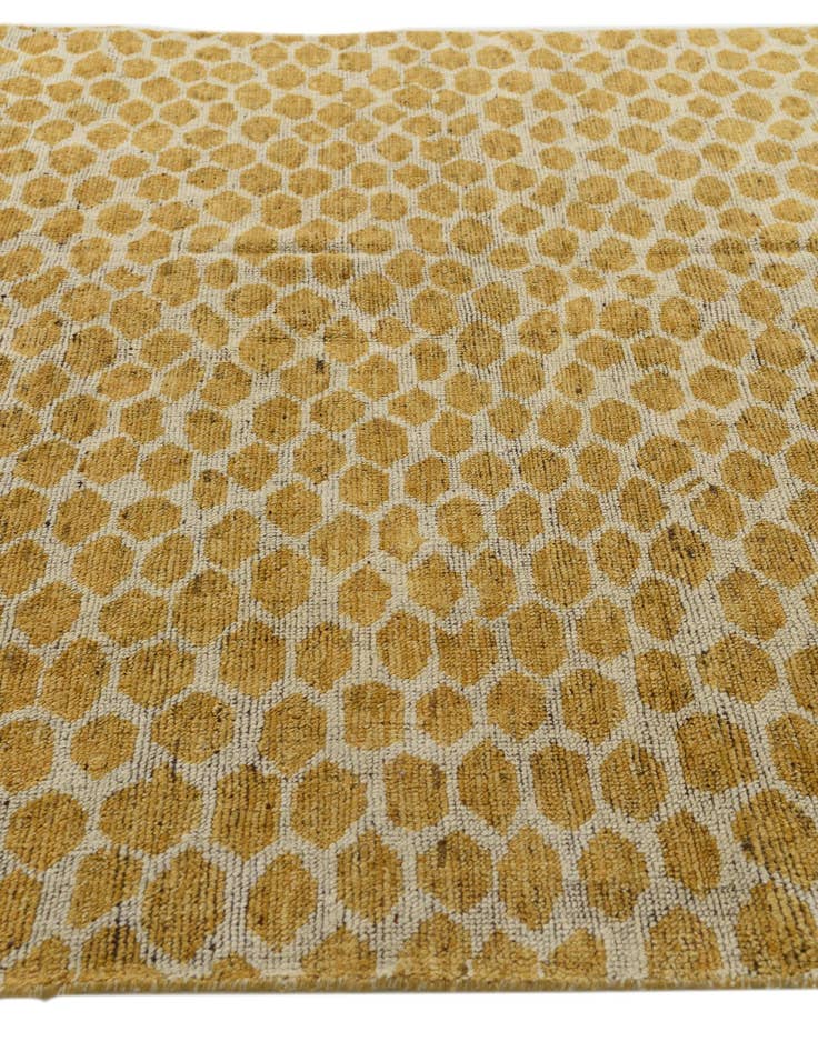 Detail image of  6' 1 x 9'  Hand Knotted Darya Wool Rug