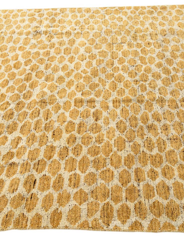 Detail image of  6' 1 x 9'  Hand Knotted Darya Wool Rug