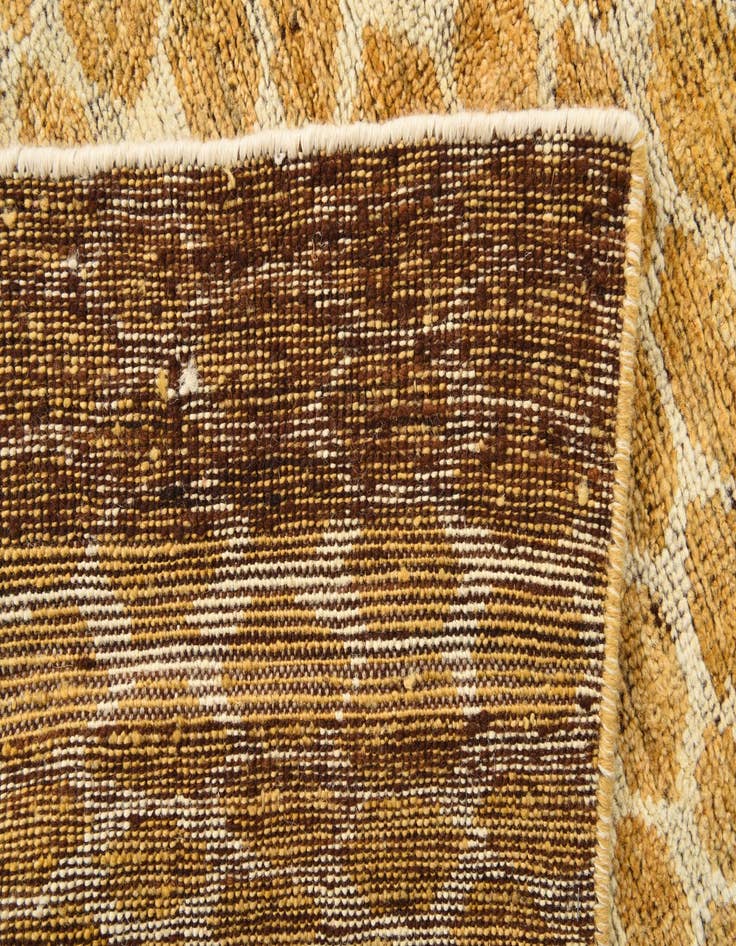 Detail image of  5' 11 x 8' 10  Hand Knotted Darya Wool Rug