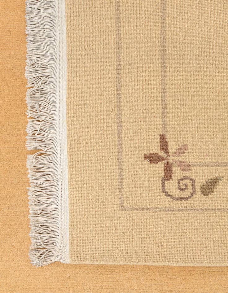 Detail image of  5' 7 x 7' 8 Darya Rug