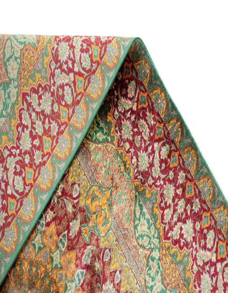 Detail image of  3' 3 x 4' 10 Ghom Silk Rug