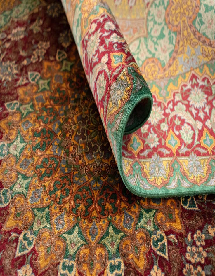 Detail image of  3' 3 x 4' 10 Ghom Silk Rug