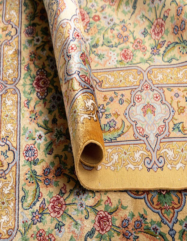 Detail image of  2' 7 x 4' Ghom Silk Rug