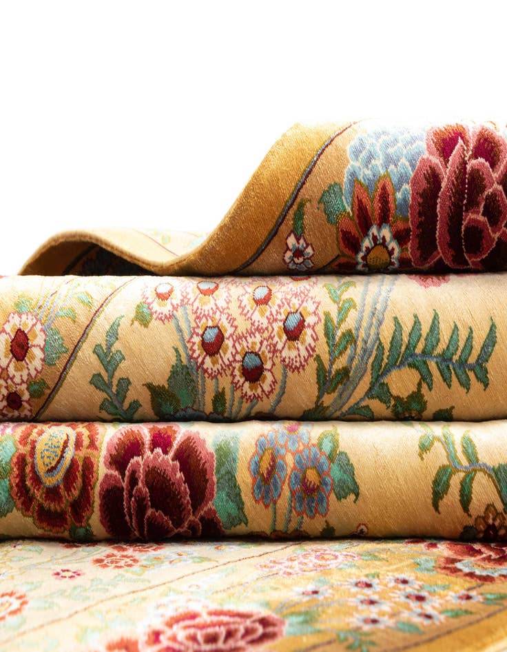 Detail image of  3' 3 x 5' 2 Ghom Silk Rug