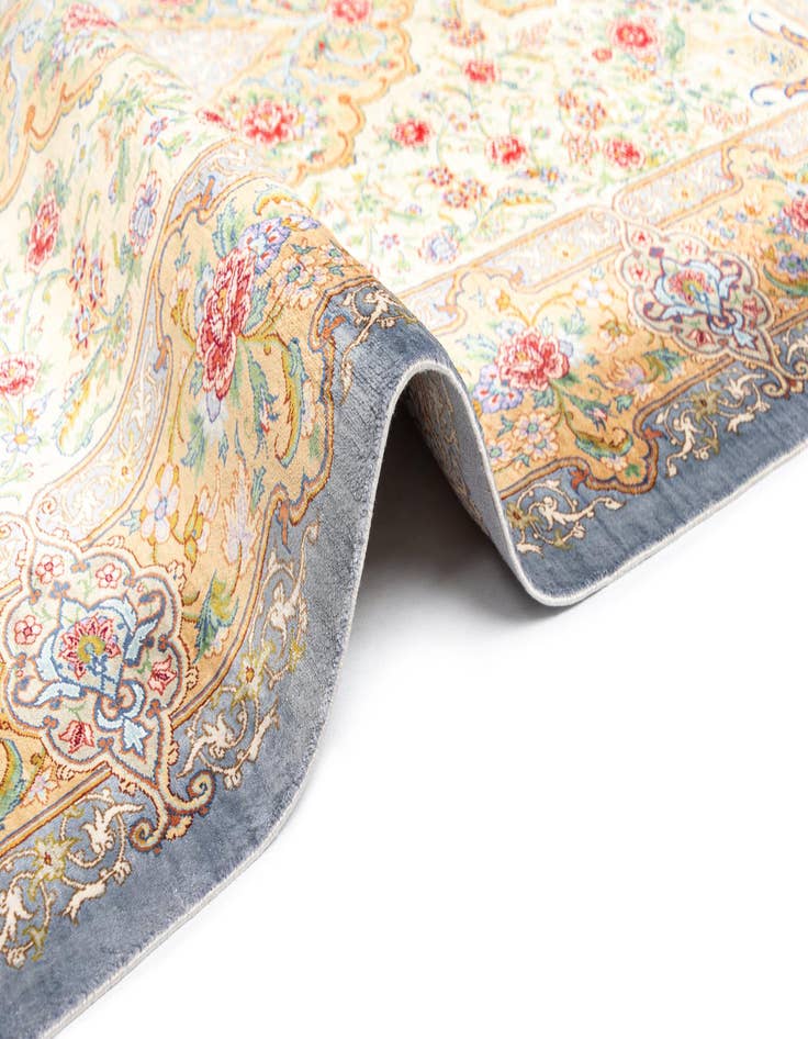 Detail image of  3' 4 x 4' 10 Ghom Silk Rug