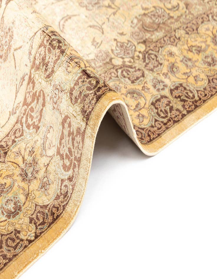 Detail image of  3' 3 x 5' 2 Ghom Silk Rug