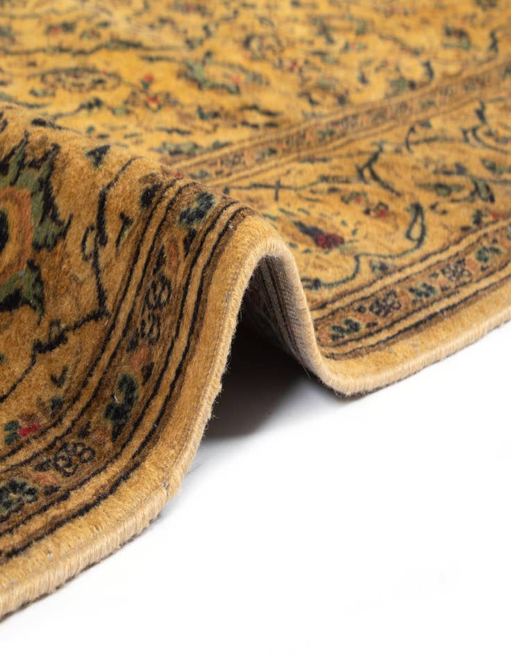 Detail image of  6' 7 x 9' 8 Kashan Rug