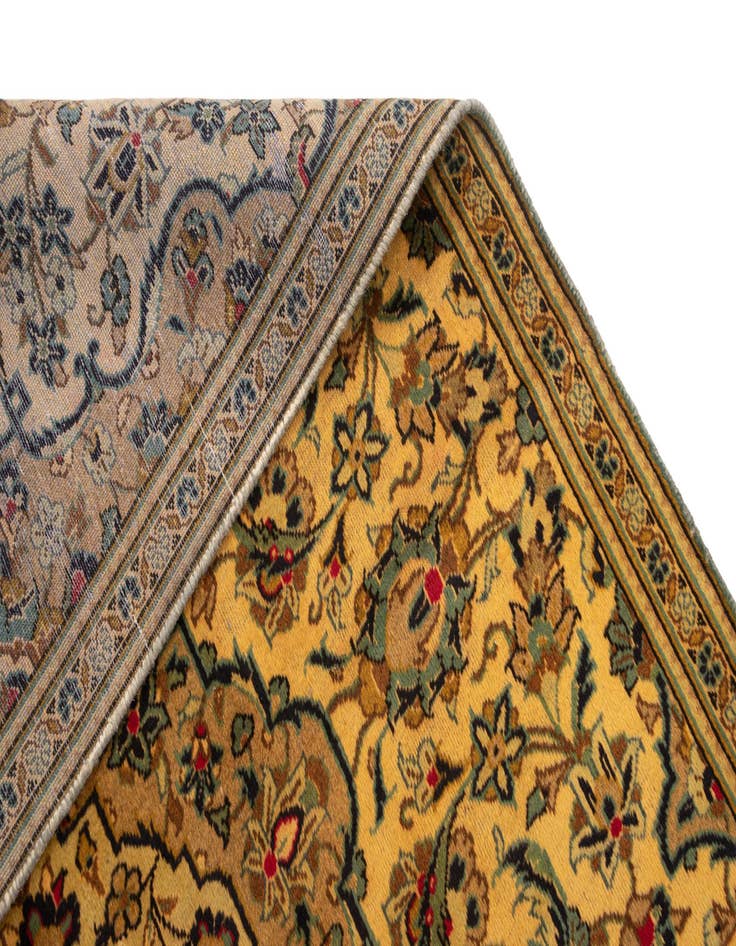 Detail image of  5' 5 x 9' Kashan Wool Rug