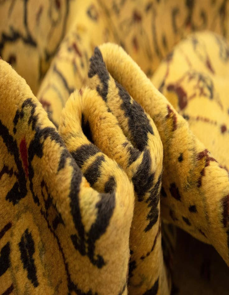 Detail image of  6' 6 x 9' 7  Hand Knotted Kashan Persian Wool Rug