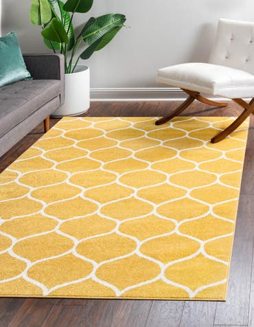  5' 3 x 8' Lattice Frieze Rug
