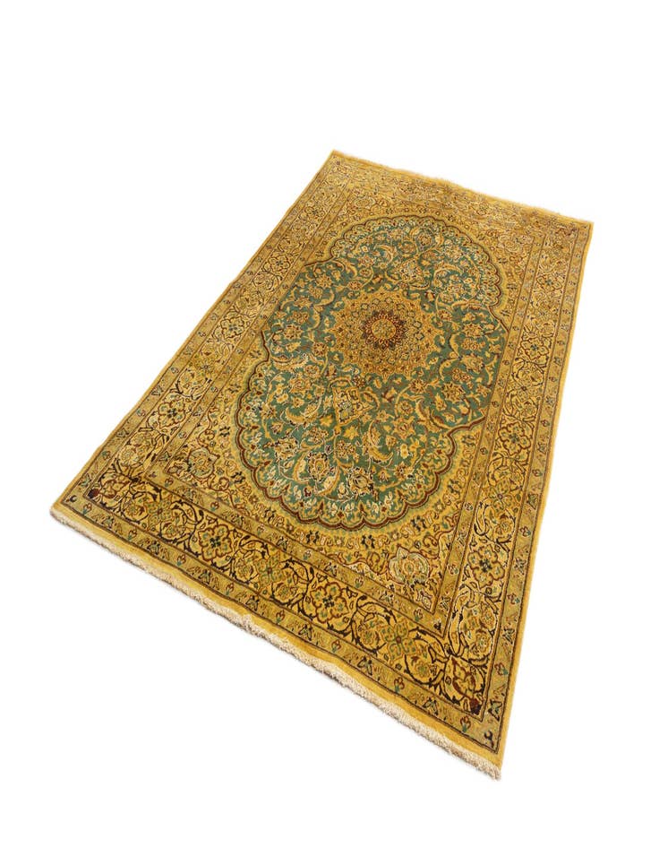 Detail image of  6' 4 x 9' 9 Nain Wool Rug