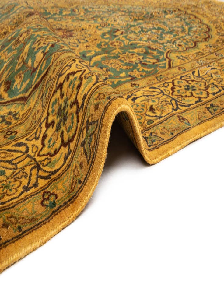 Detail image of  6' 4 x 9' 9 Nain Wool Rug