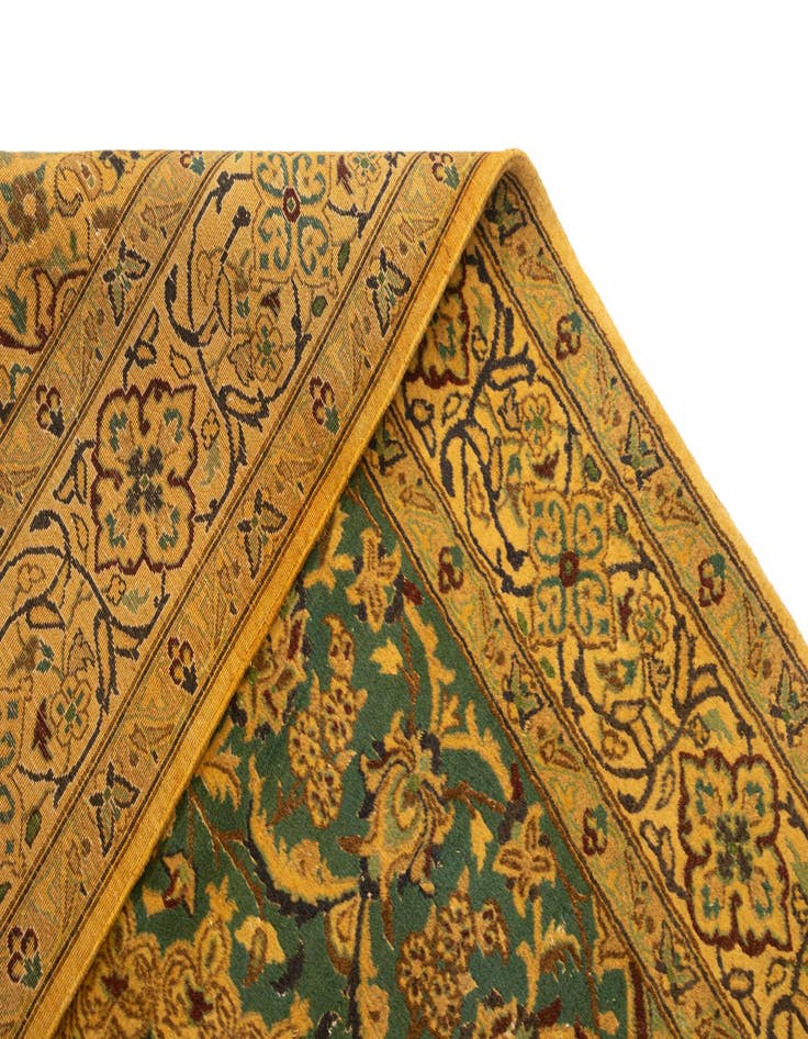 Detail image of  6' 4 x 9' 9 Nain Wool Rug