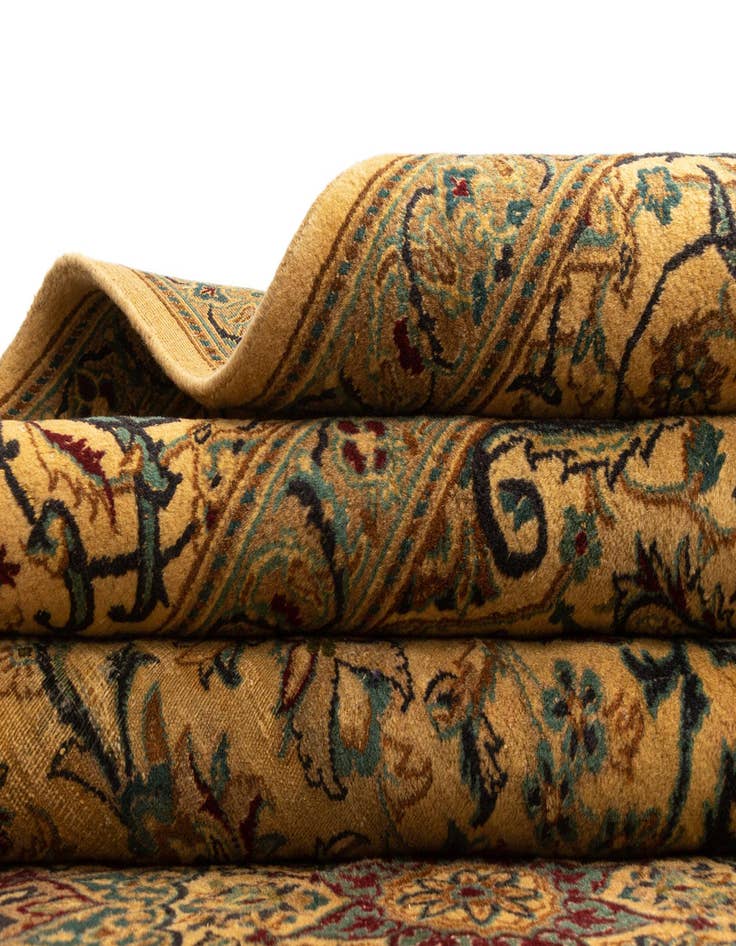 Detail image of  9' 7 x 12' 10 Nain Wool Rug