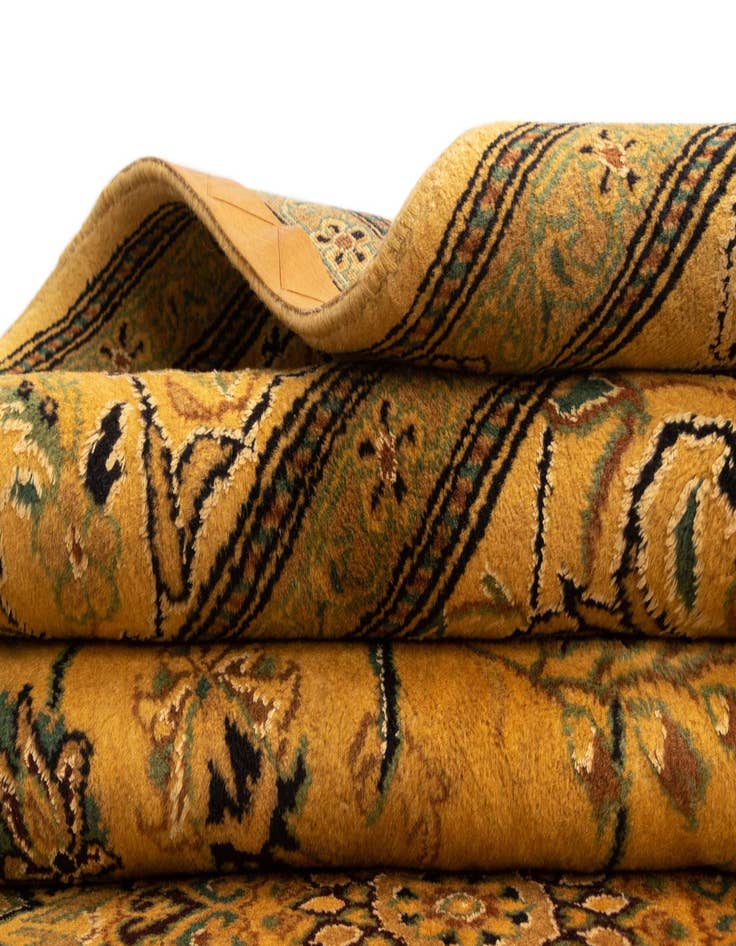 Detail image of  7' 8 x 10' 11 Nain Wool Rug