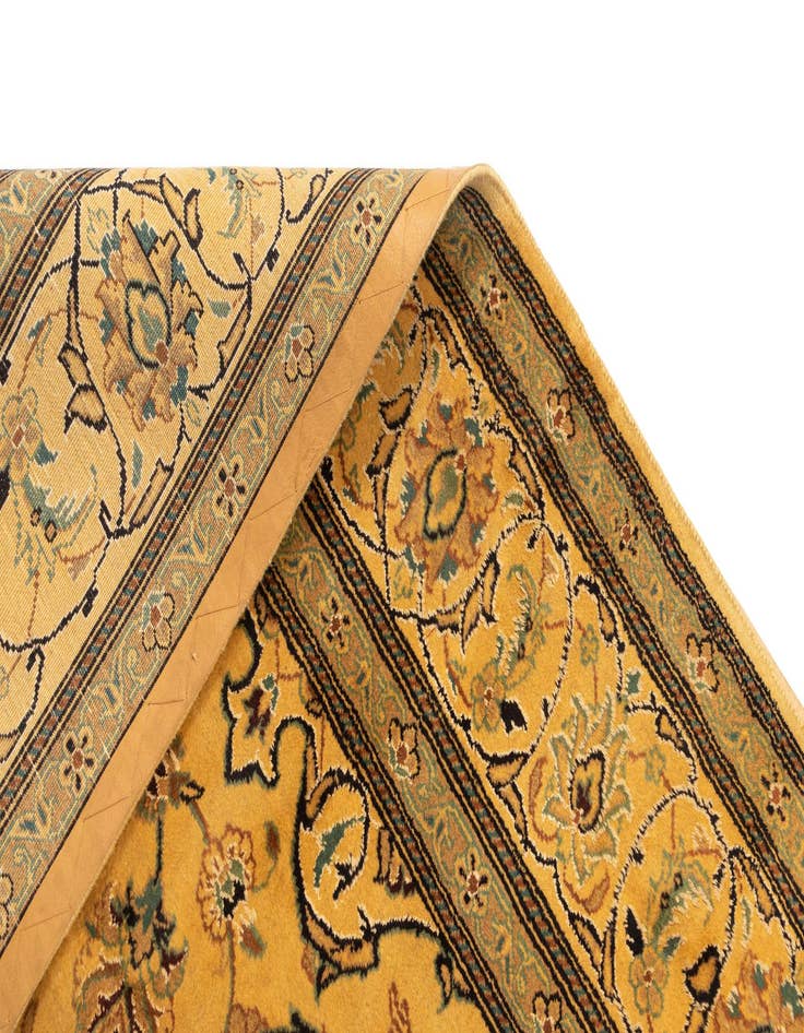 Detail image of  7' 8 x 10' 11 Nain Wool Rug