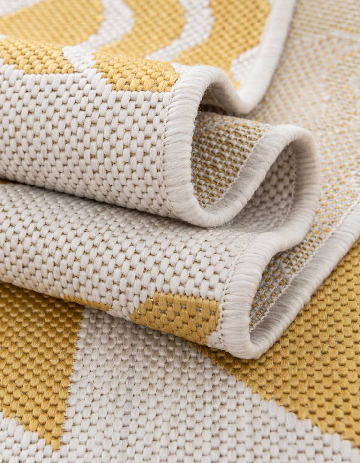 Detail image of  4' 1 x 6' 1  Washable Coastal Indoor / Outdoor Rug