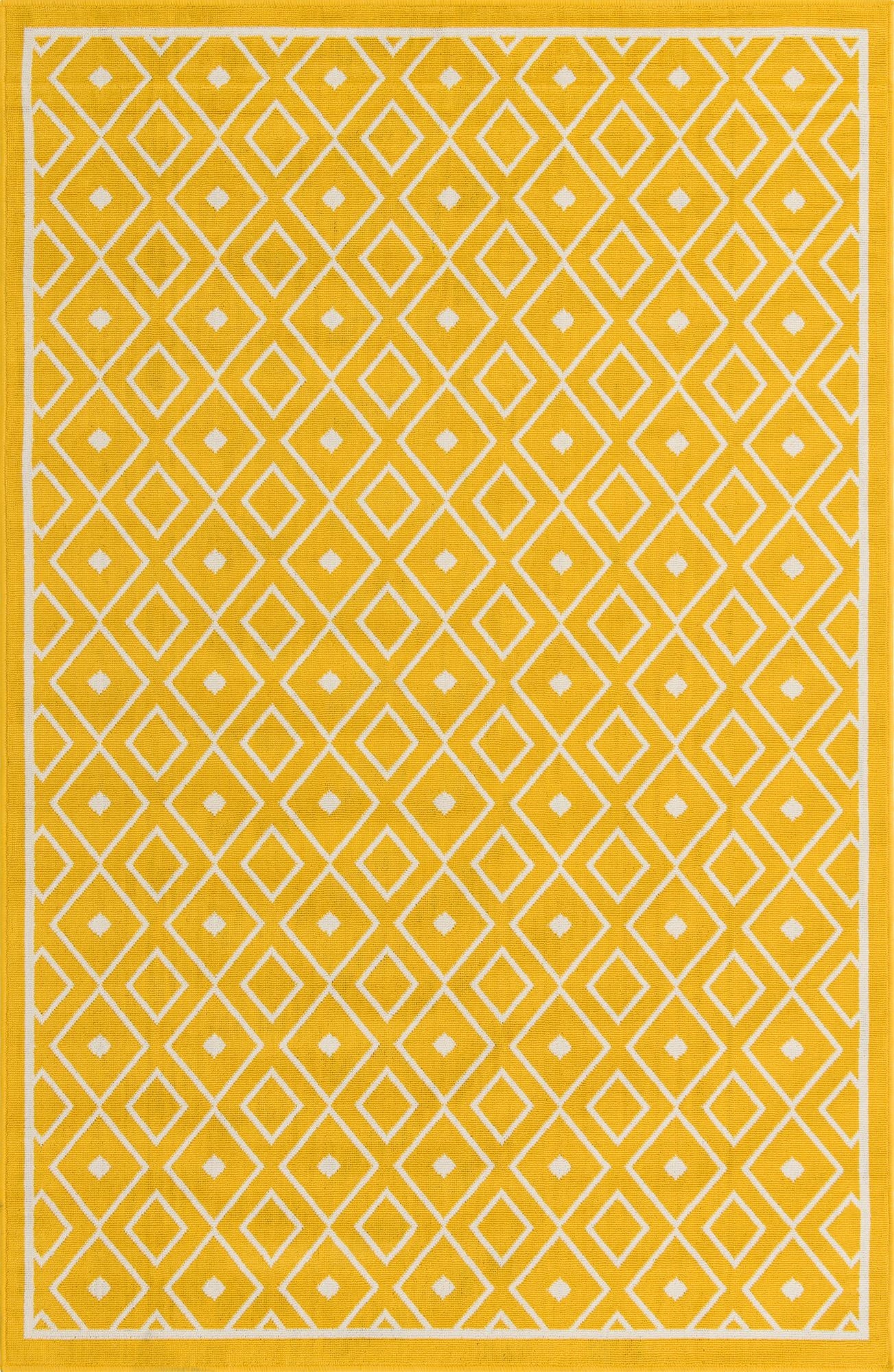  5' 3 x 8'  Washable Lattice Indoor / Outdoor Rug