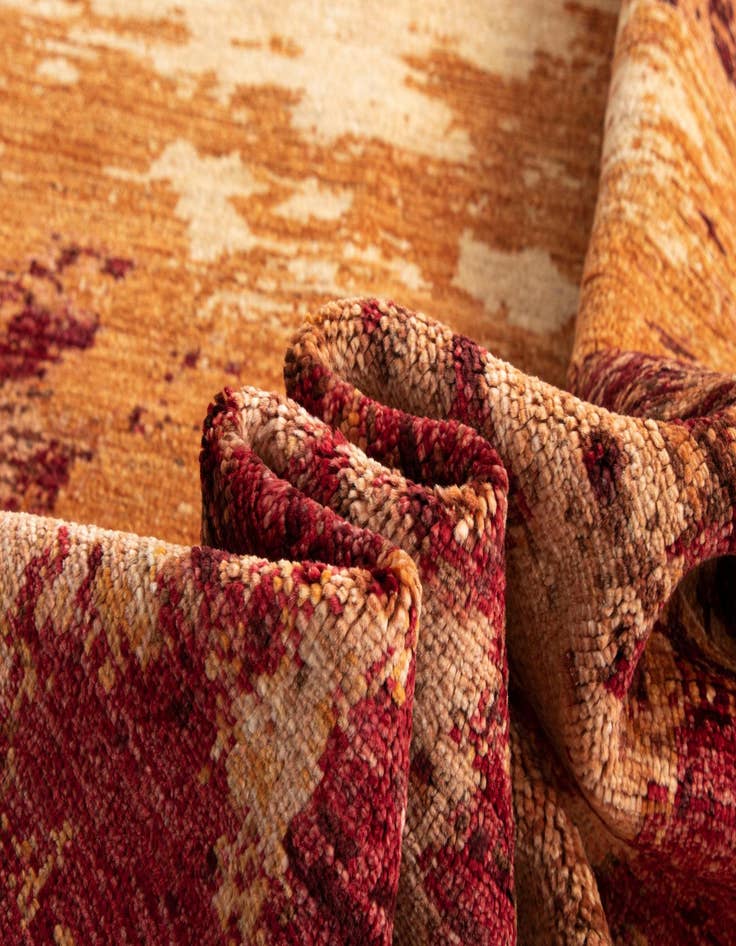 Detail image of  6' 8 x 9' 9 Rubin Wool Rug