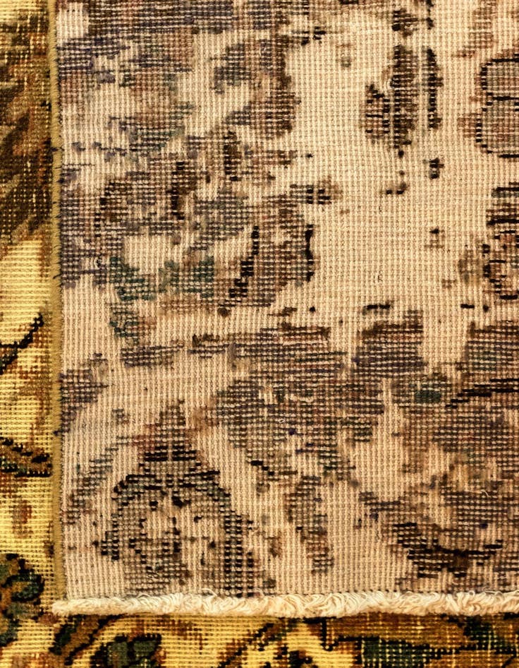 Detail image of  8' 8 x 11' 5 Vintage Royal Wool Rug
