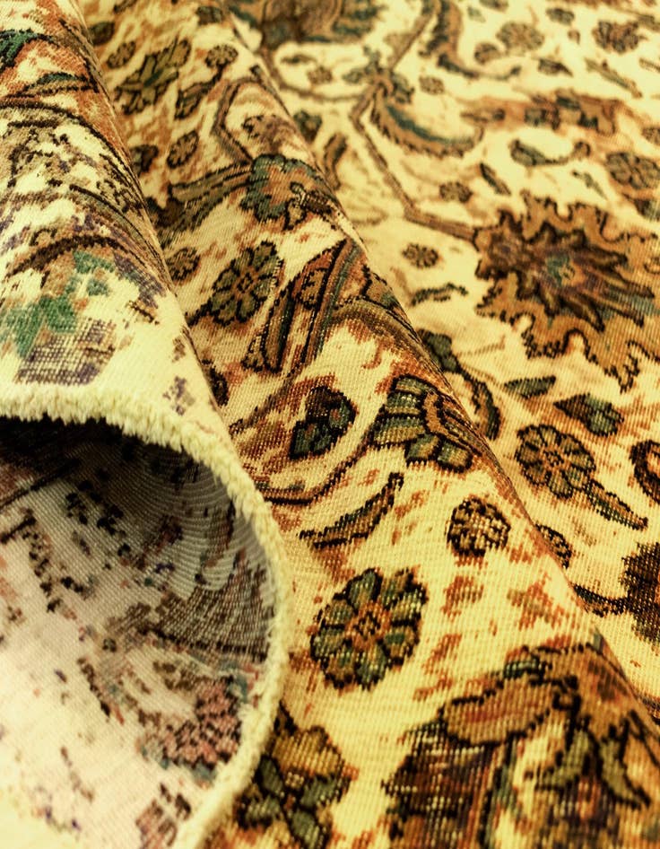 Detail image of  8' 8 x 11' 5 Vintage Royal Wool Rug