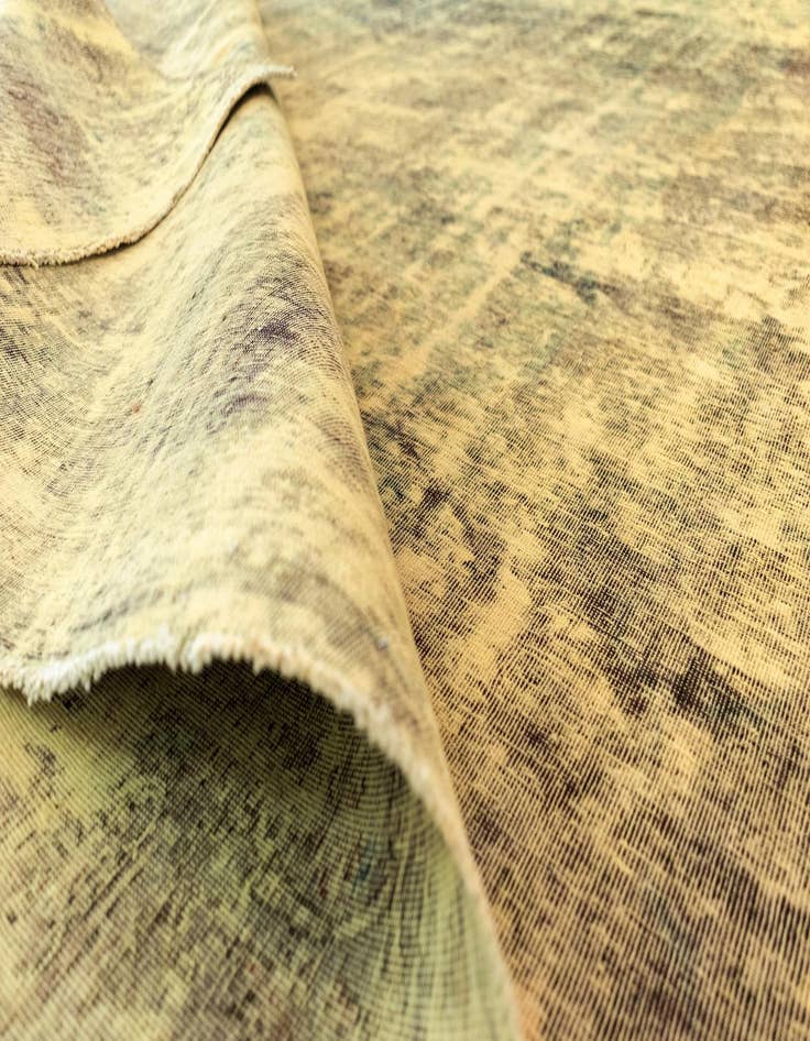 Detail image of  6' 11 x 10' 11 Vintage Royal Wool Rug