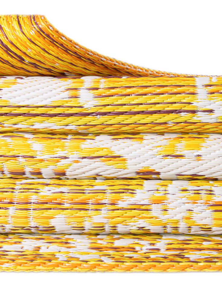 Detail image of  7' 10 x 10'  Washable Vista Breeze Indoor / Outdoor Rug