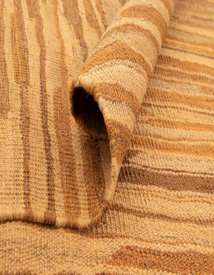 Detail image of  7' 8 x 10' Zagros Kilim Rug