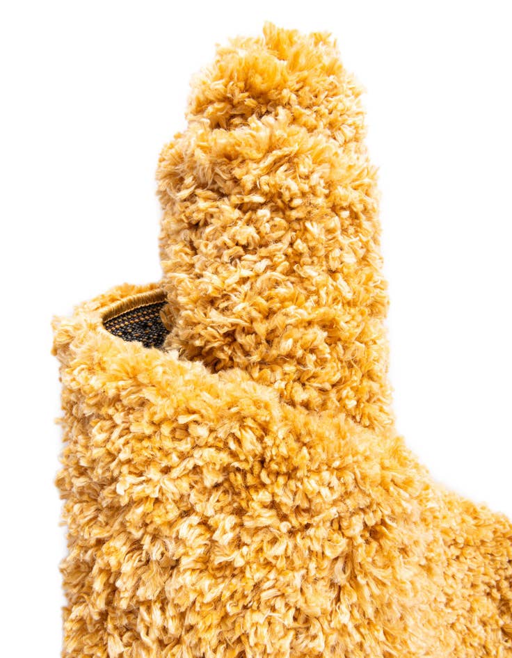 Detail image of  5' x 8' Zermatt Shag Rug