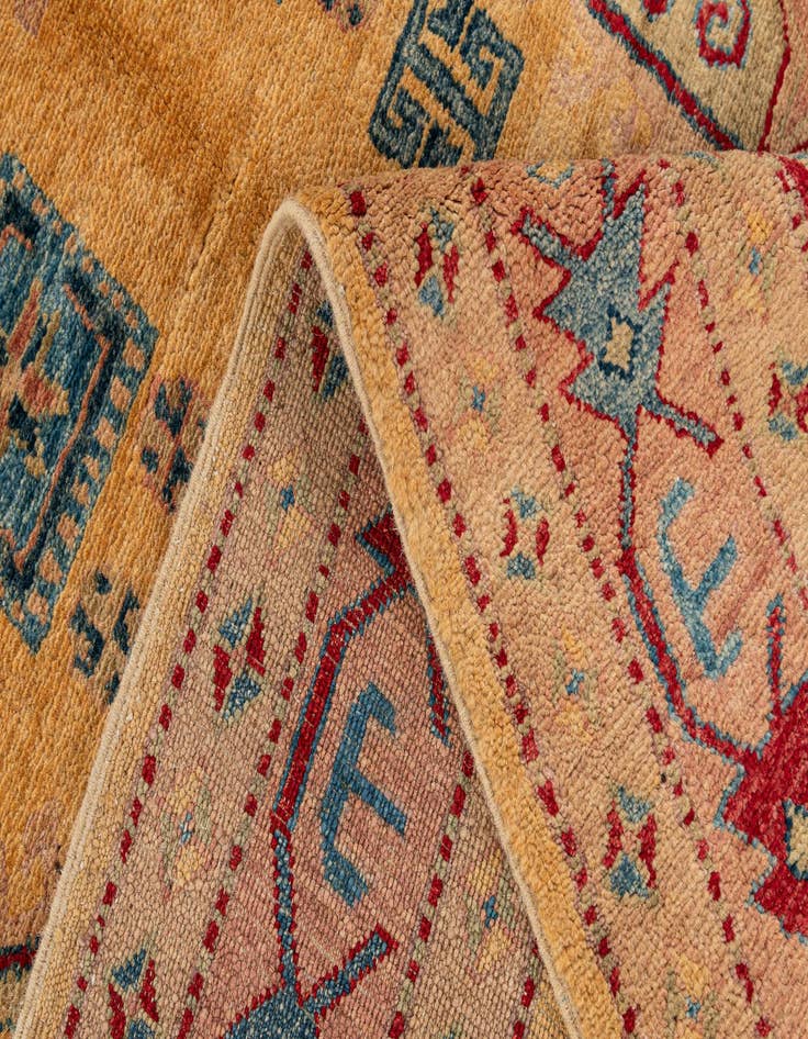Detail image of  5' 1 x 7' 4  Hand Knotted Ziegler Wool Rug