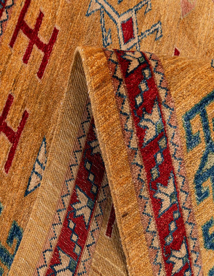 Detail image of  2' 7 x 4'  Hand Knotted Ziegler Wool Rug