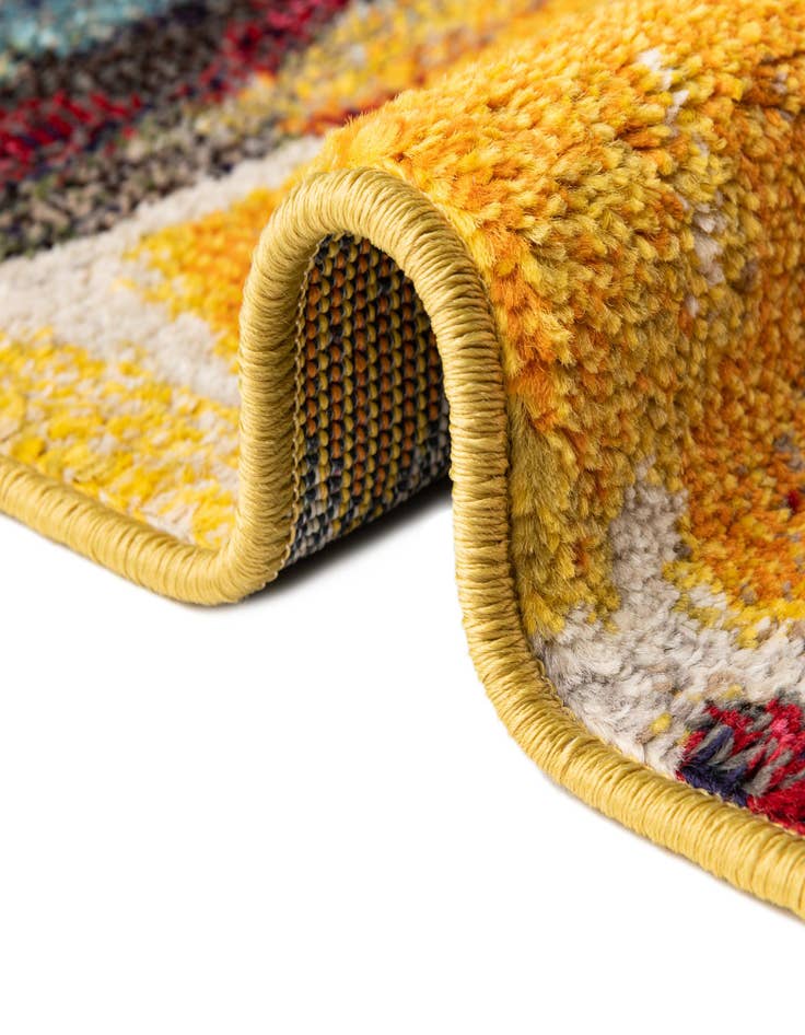 Detail image of  7' 10 x 7' 10  Washable Haerfest Round Rug