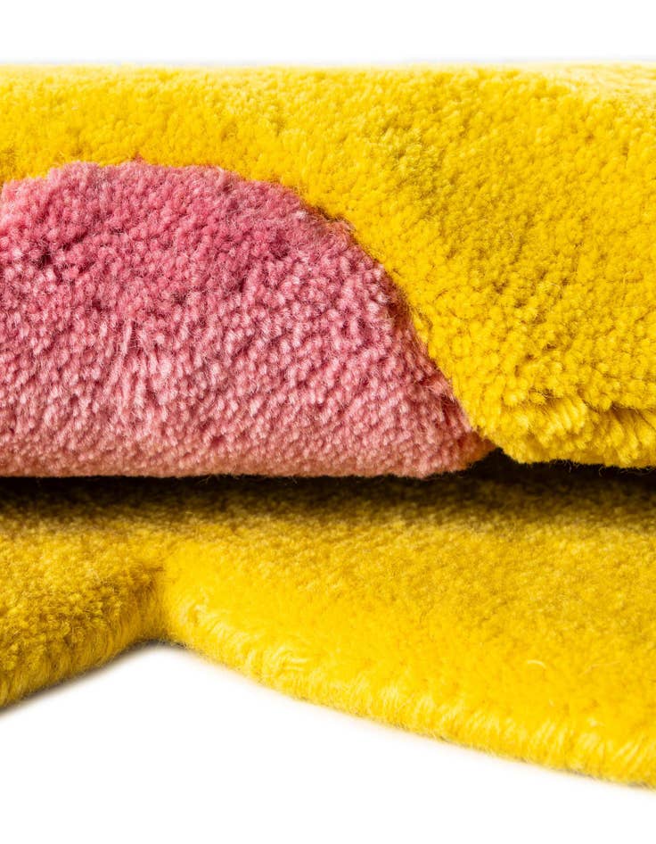 Detail image of  5' 1 x 5' 1 Happy Rugs Funky Flower Wool Round