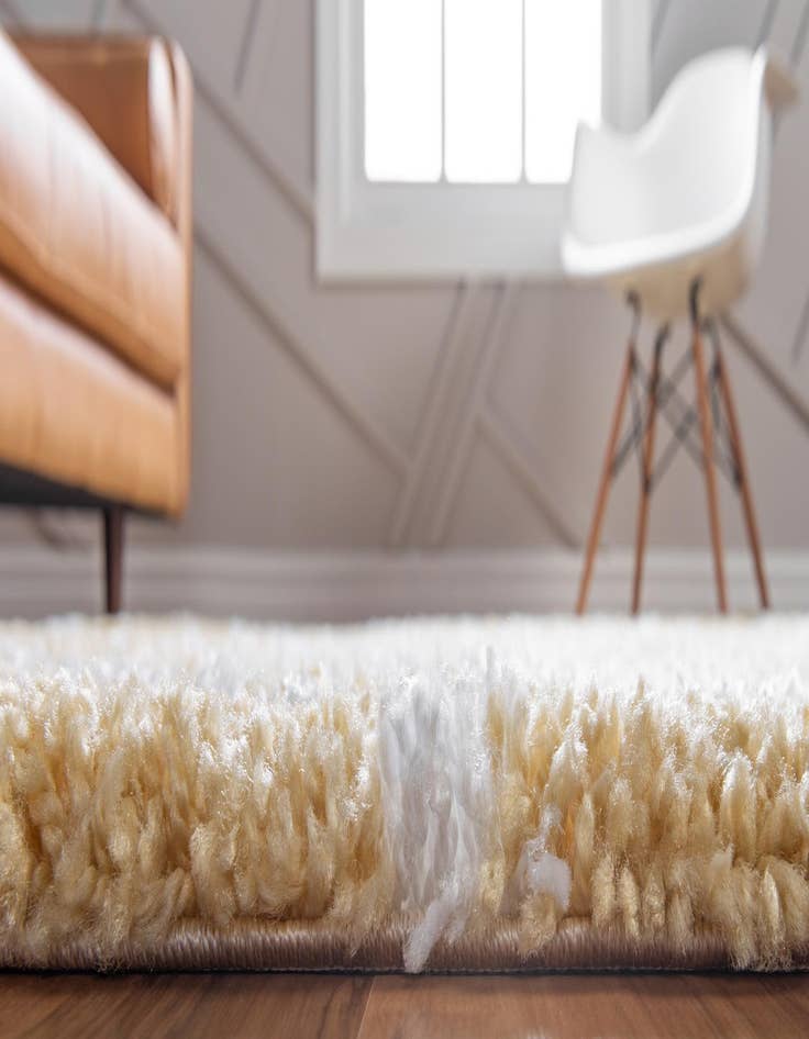 Detail image of  8' x 8' Moroccan Shag Round Rug