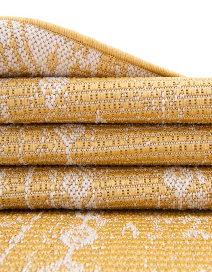 Detail image of  4' x 4'  Washable Bohemian Indoor / Outdoor Round Rug