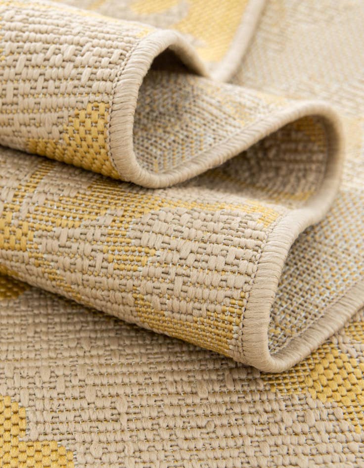 Detail image of  6' x 6'  Washable Botanical Indoor / Outdoor Round Rug