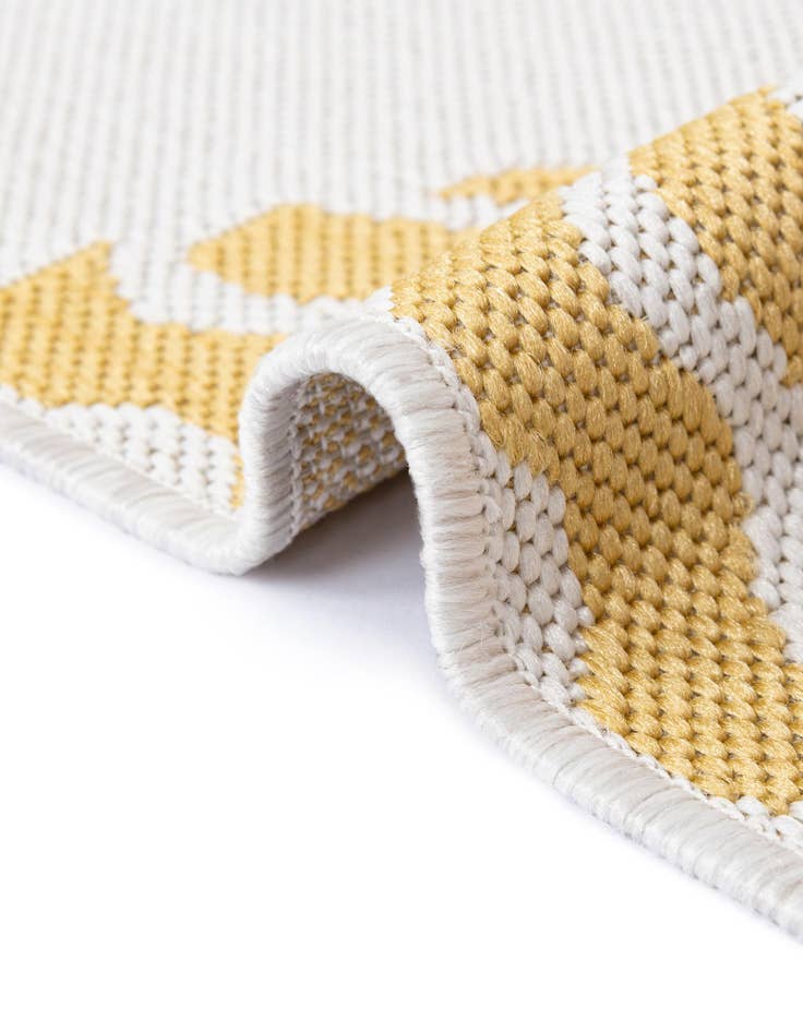 Detail image of  6' 1 x 6' 1  Washable Coastal Indoor / Outdoor Round Rug