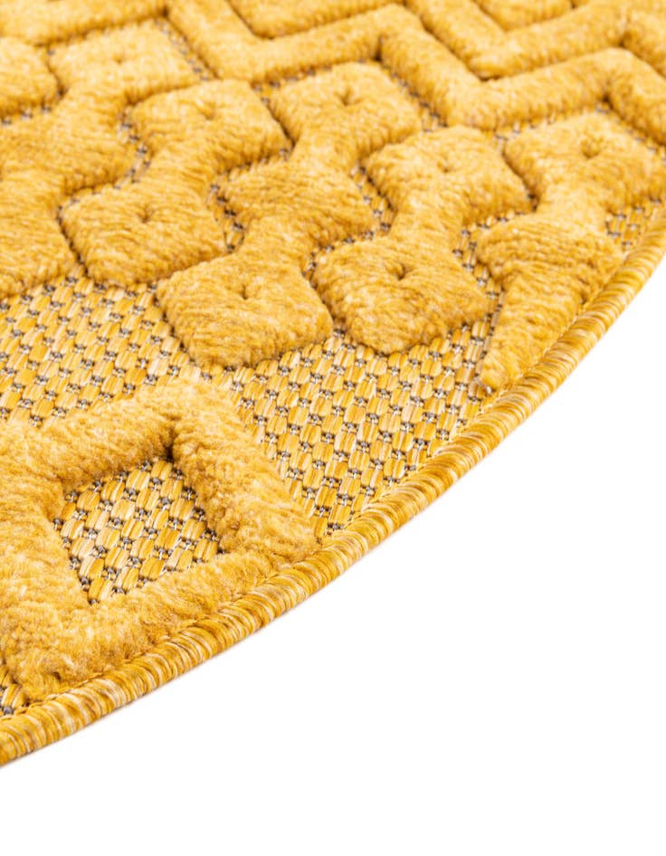 Detail image of  5' 3 x 5' 3  Washable Trellis Textured Indoor / Outdoor Round Rug