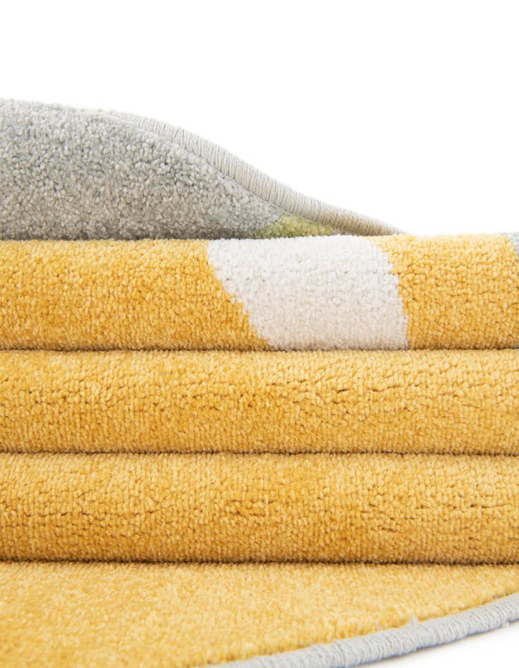 Detail image of  7' 10 x 7' 10 Bear Whimsy Kids Round Rug